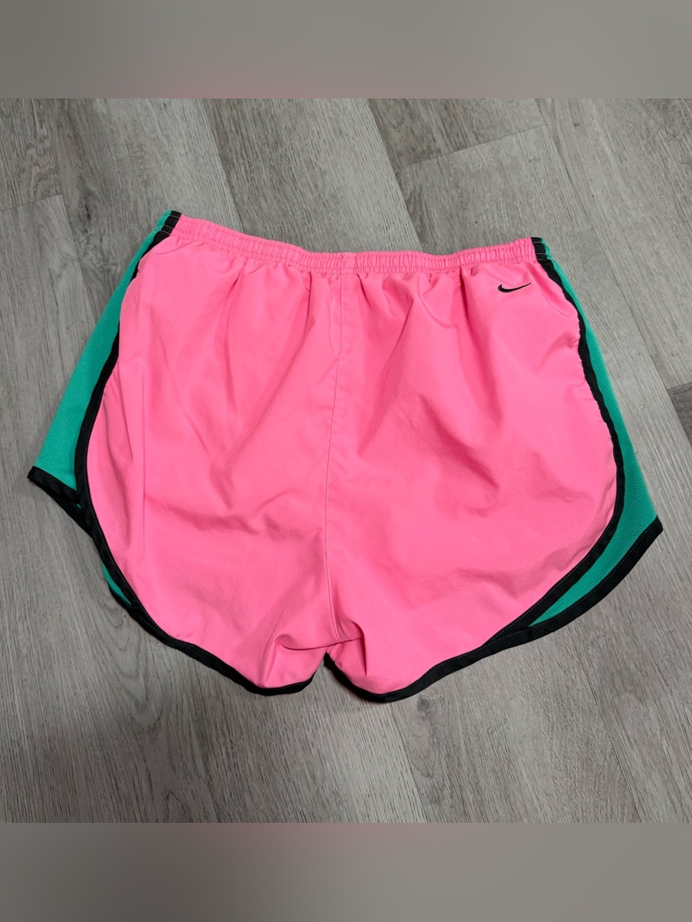 •NIKE• RUNNING SHORTS - Picture 4 of 6